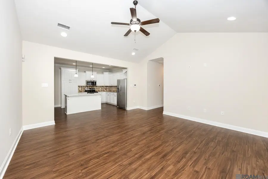 502 S Iberville Ave, Gonzales, LA 70737 - Image #3