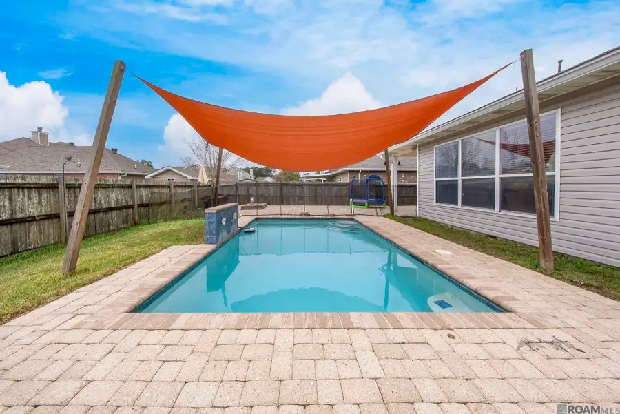 301 Mark Dr, Covington, LA 70433 - #3