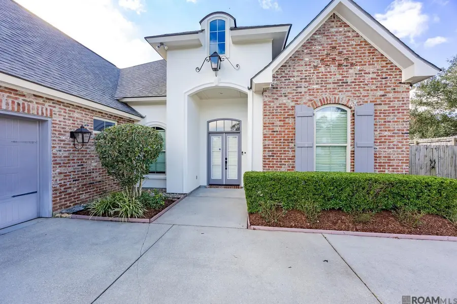 37483 Amalfi Dr, Prairieville, LA 70769 - Image #2