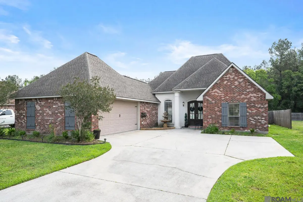 34122 Springlake Dr, Walker, LA 70785 - #1