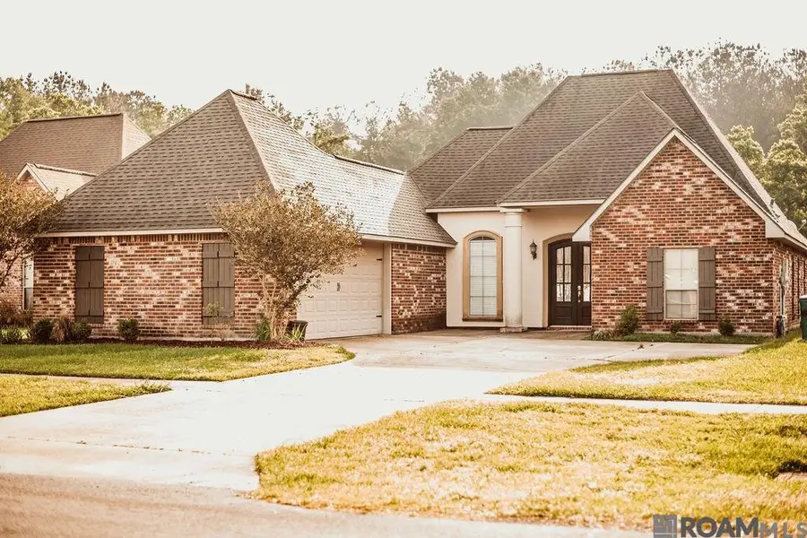 34122 Springlake Dr, Walker, LA 70785 - #2