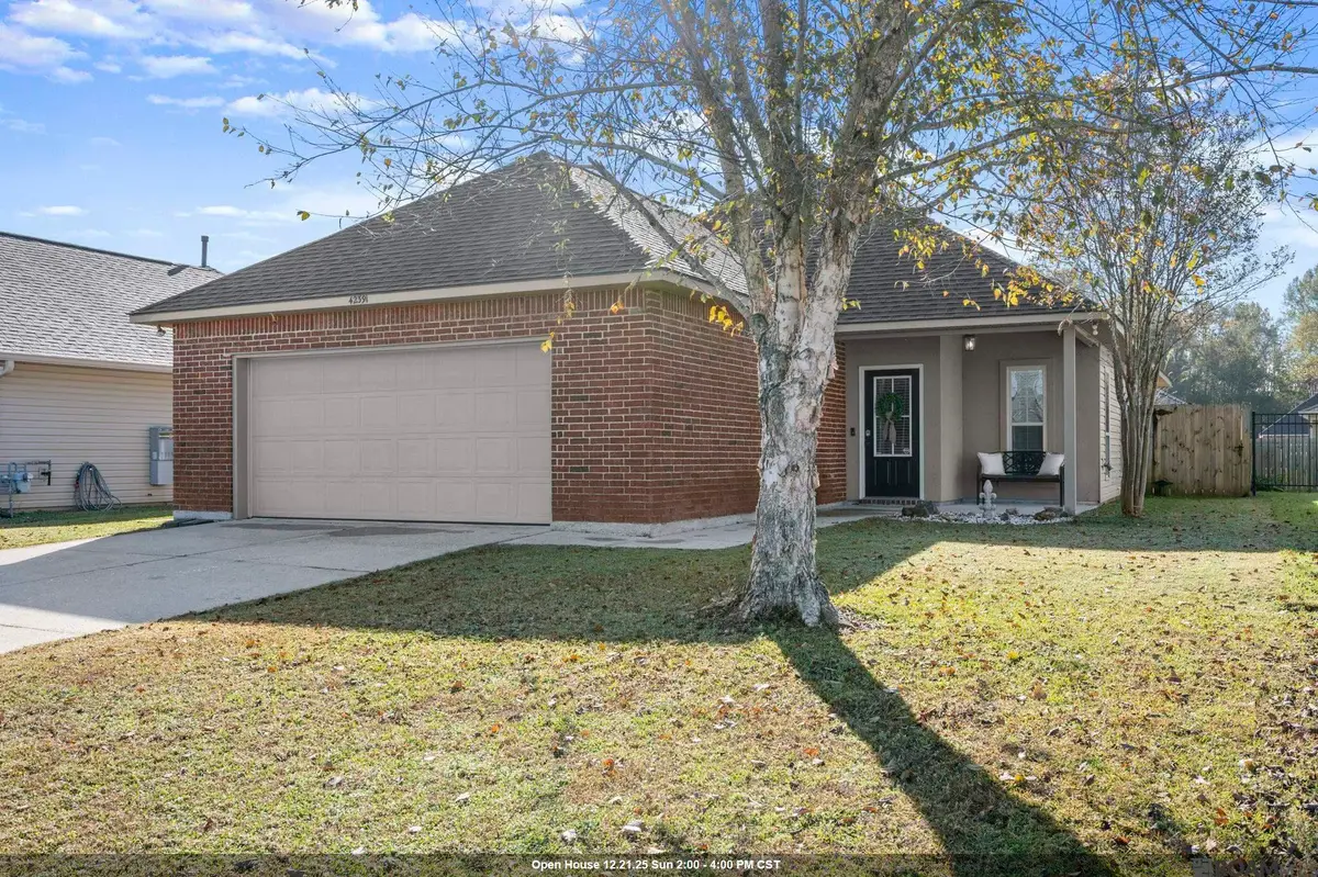 42391 Cedarstone Ave, Prairieville, LA 70769 - Image #1