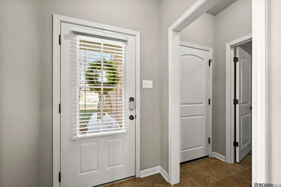 42391 Cedarstone Ave, Prairieville, LA 70769 - Image #3