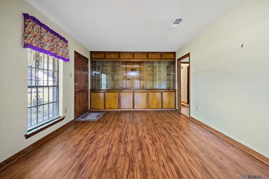 10815 Stanley Aubin Ln, Baton Rouge, LA 70816 - Image #2