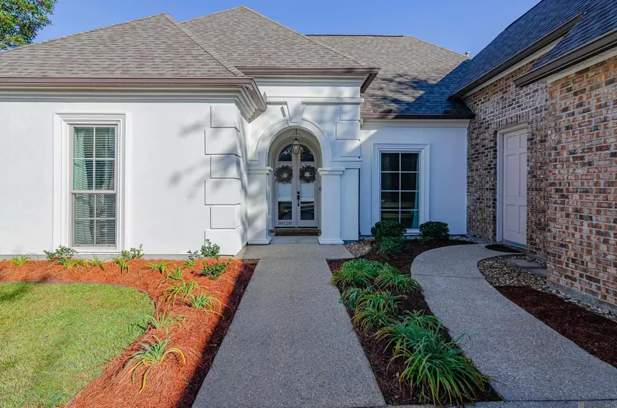 38128 Jefferson Crossing Ave, Prairieville, LA 70769 - Image #2