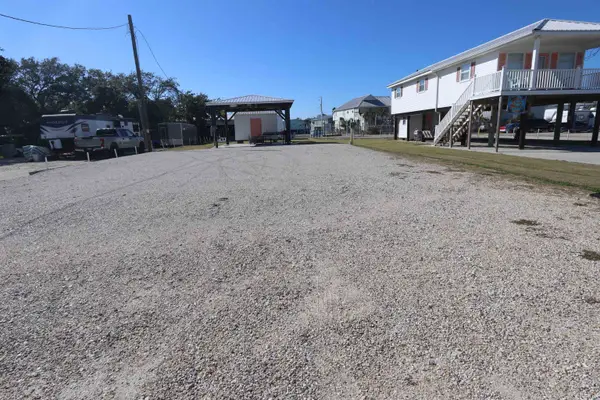 185 Oak, Grand Isle, LA 70358