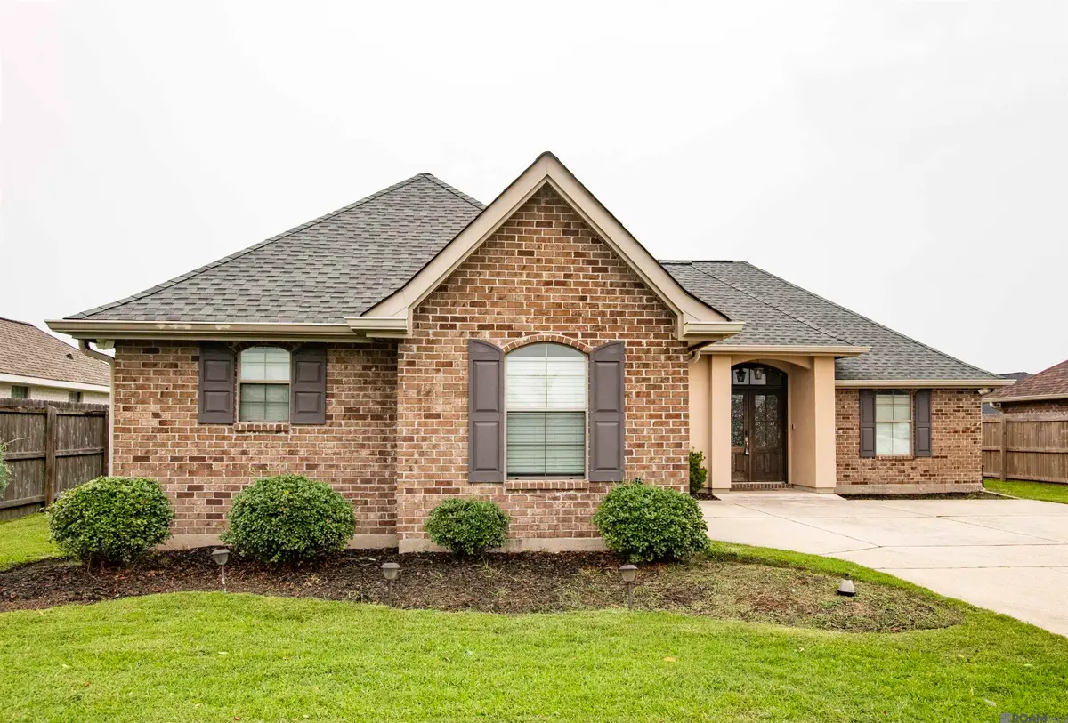 12 Summerlin Dr, Laplace, LA 70068 - Image #1