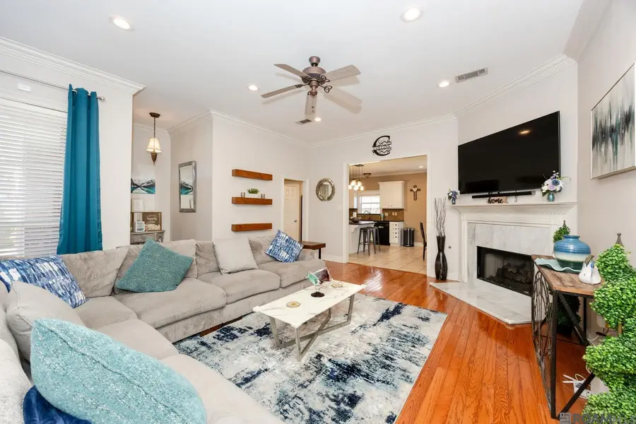 18377 Three Bars Dr, Baton Rouge, LA 70817 - Image #2