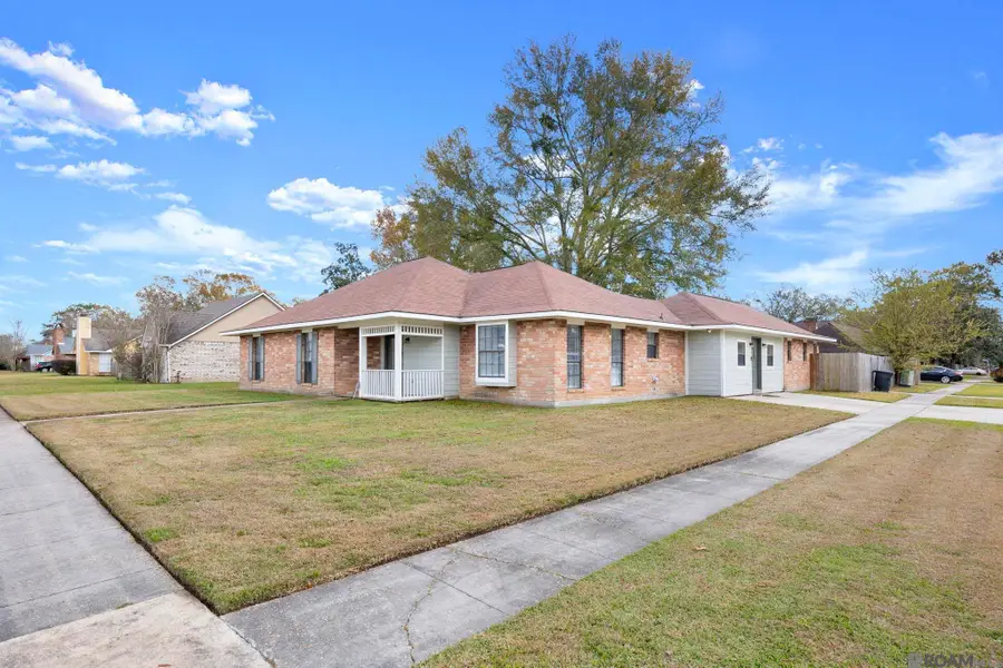 9722 E Swingalong Ave, Baton Rouge, LA 70814 - #3