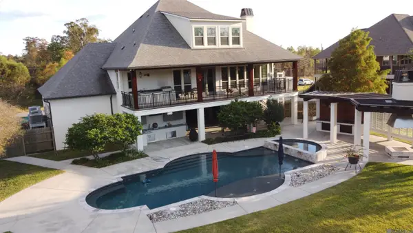 18429 Amite Acres Dr, Prairieville, LA 70769