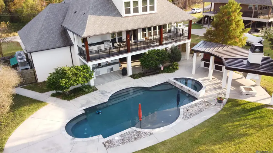 18429 Amite Acres Dr, Prairieville, LA 70769 - Image #2