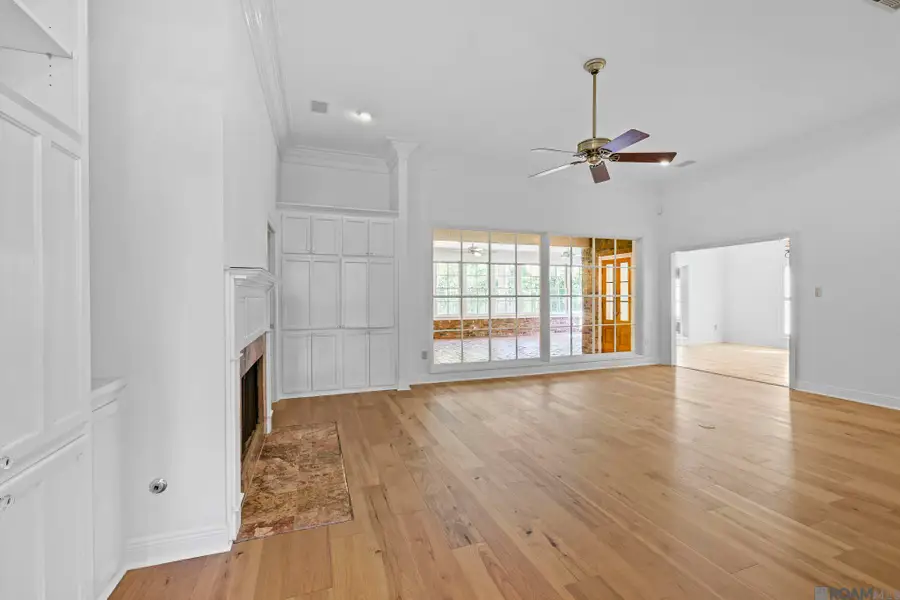 5845 S Shore Dr, Baton Rouge, LA 70817 - Image #2