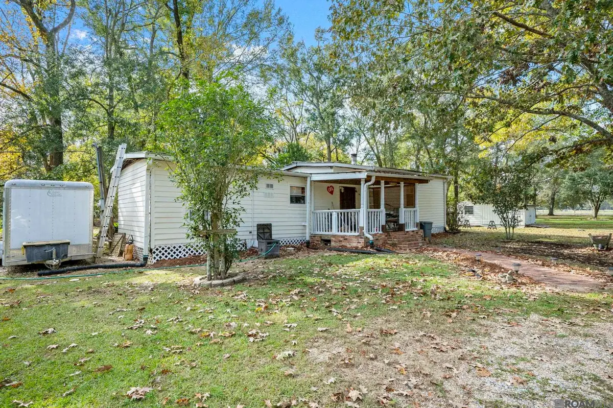 12338 Chester Diez Rd, Gonzales, LA 70737 - Image #1