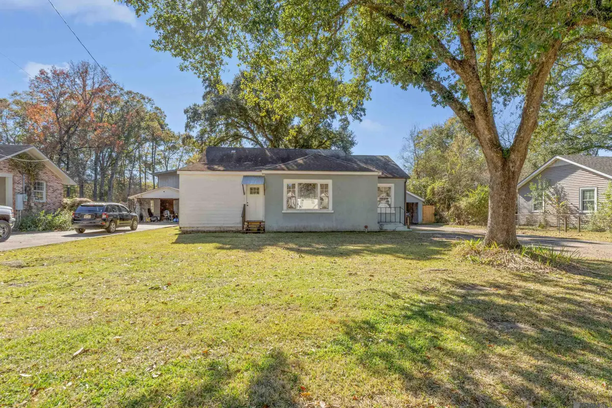 206 Pine St, Denham Springs, LA 70726 - #1