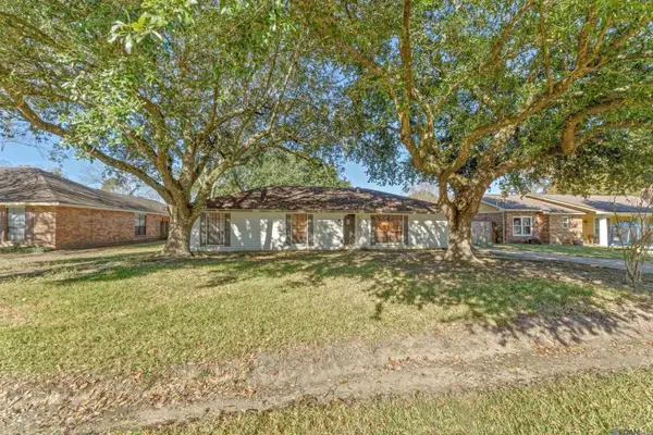 1054 Barkley Dr, Baton Rouge, LA 70810