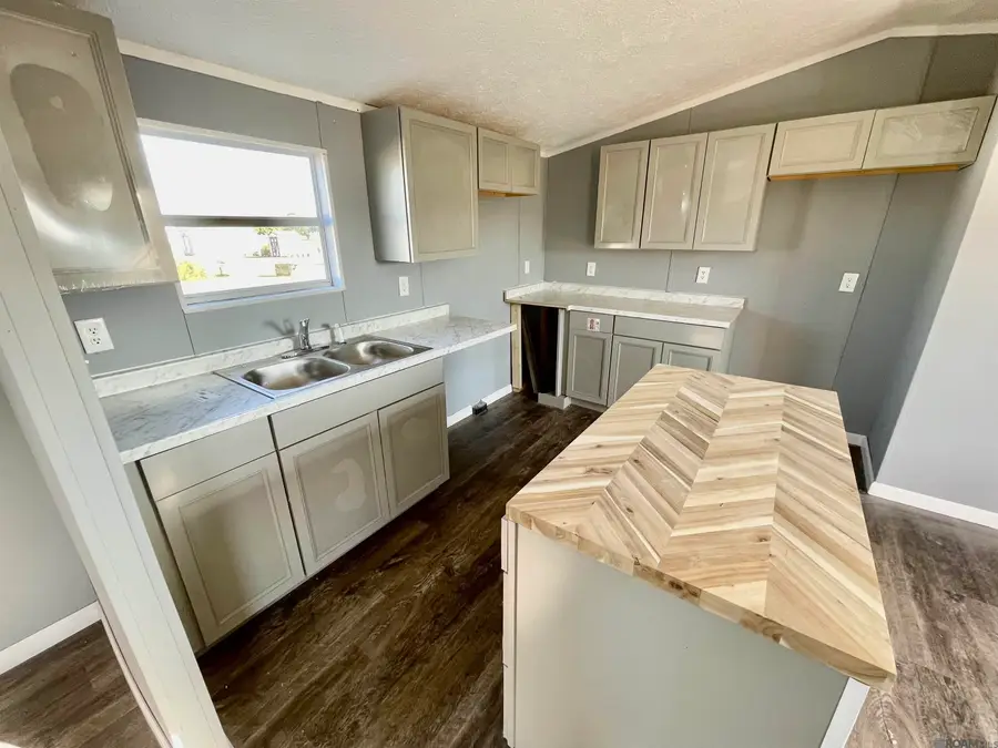 521 Blakefield Dr, Schriever, LA 70395 - Image #2