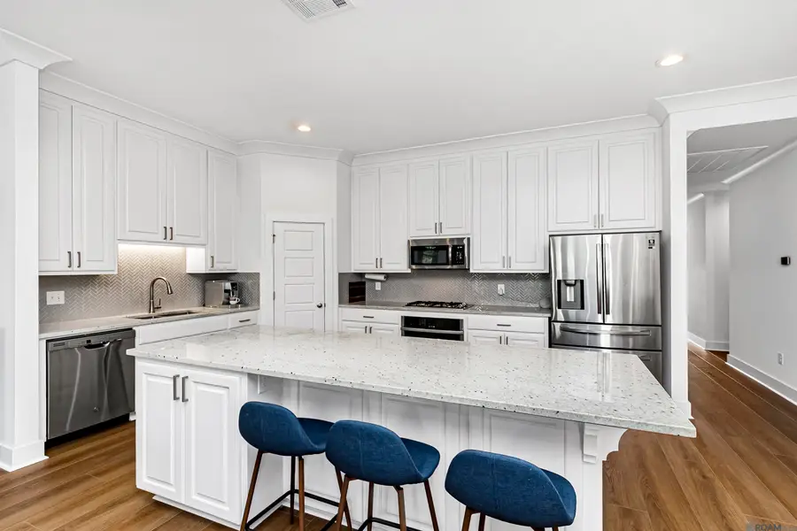 8810 Southlawn Dr, Baton Rouge, LA 70810 - #3