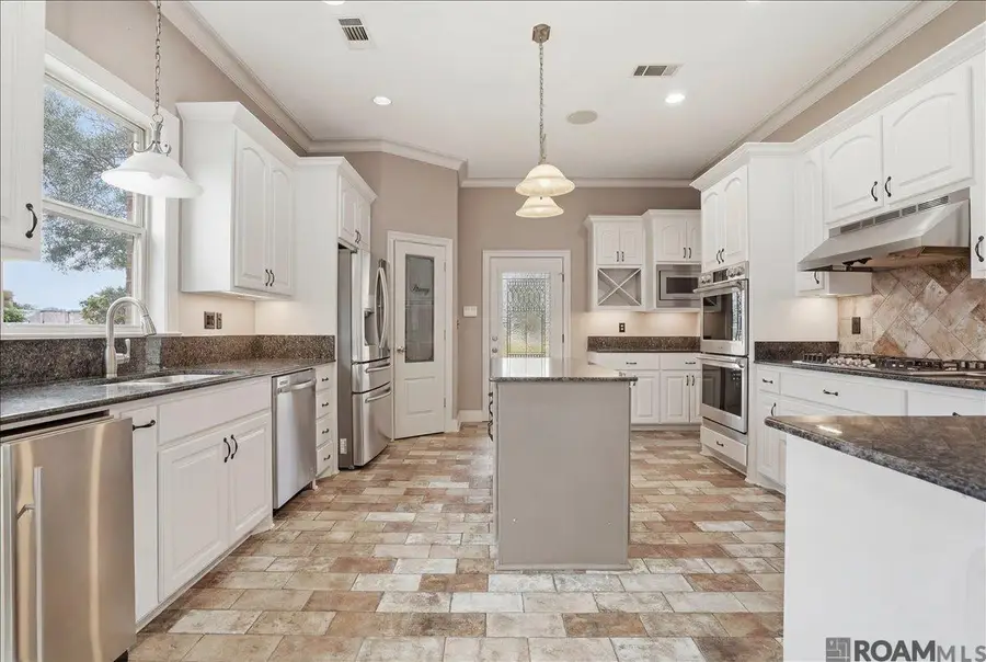 16372 Joe Sevario Rd, Prairieville, LA 70769 - Image #2