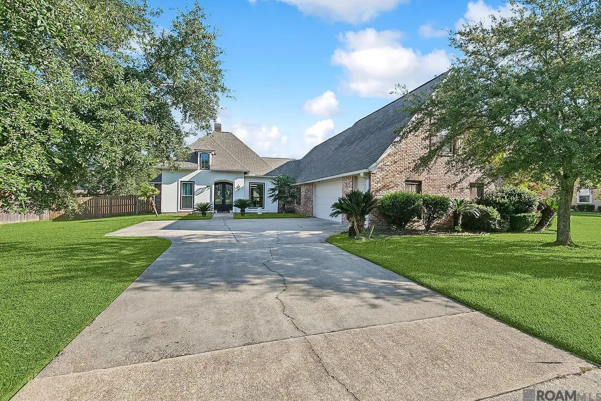12221 Hampton Village Ave, Central, LA 70818 - Image #1