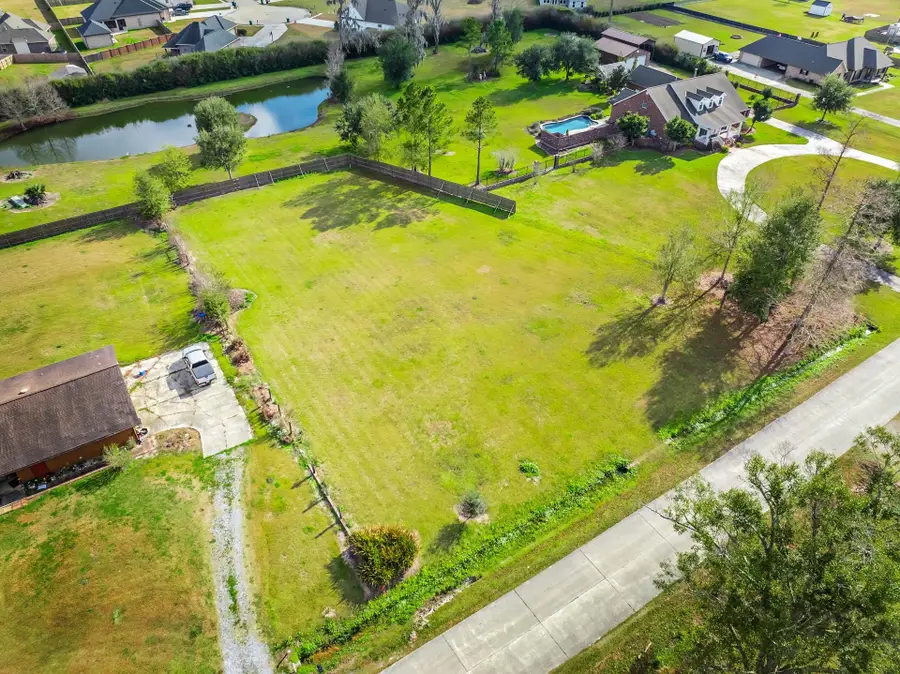 218 Bayou Bend Dr, Houma, LA 70364 - #2