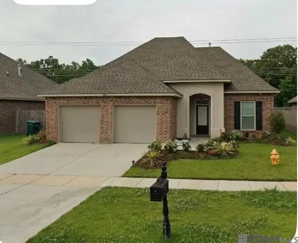 1353 Cedar Trail Ave, Zachary, LA 70791