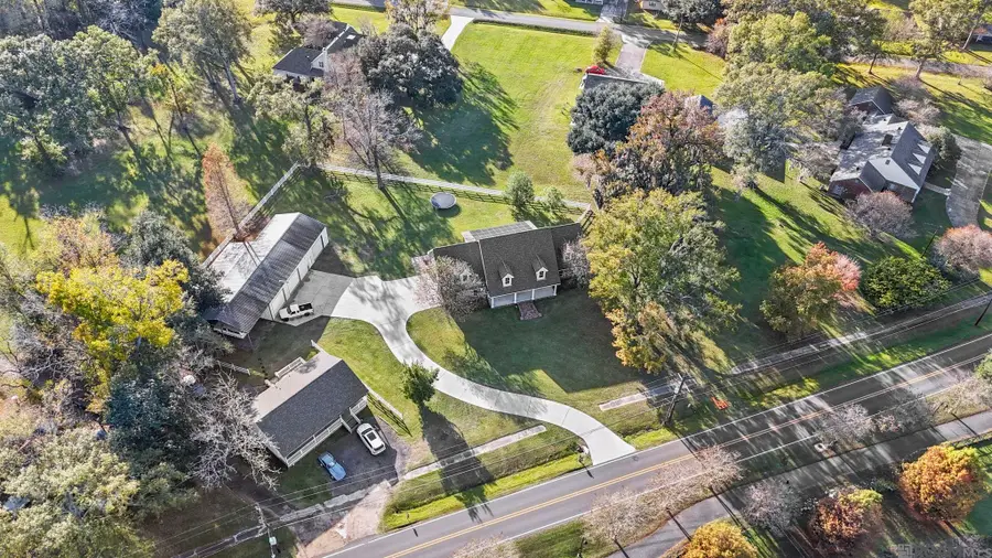 537 W Main St, Gonzales, LA 70737 - Image #2