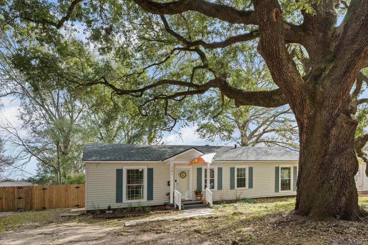 351 S Ardenwood Dr, Baton Rouge, LA 70806 - Image #1