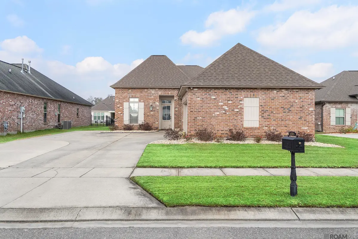 43306 Pond View Dr, Prairieville, LA 70769 - Image #1