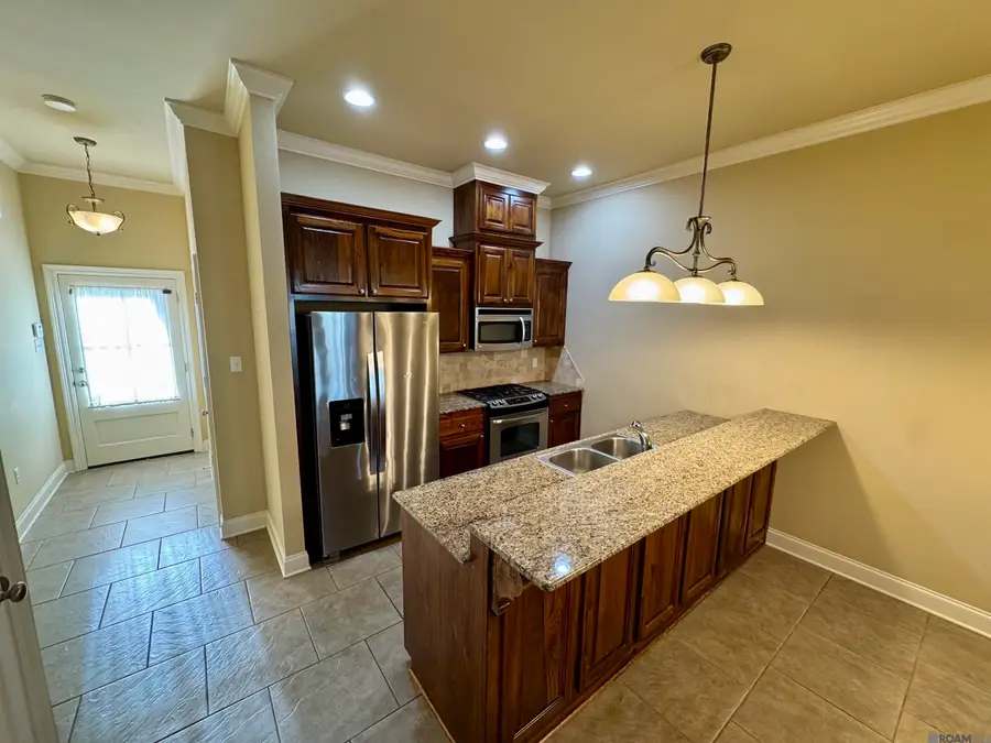 18019 Spring Creek Dr, Baton Rouge, LA 70817 - Image #2