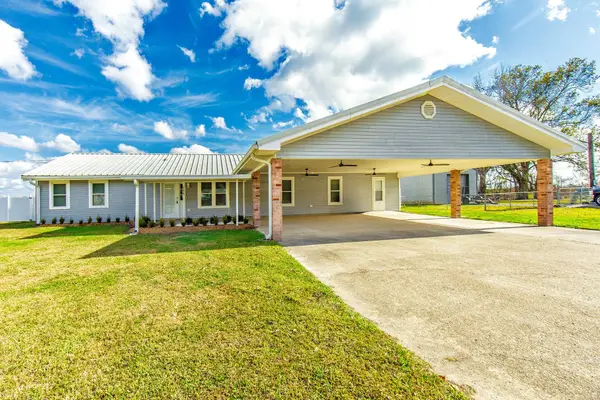 208 Sophie St, Labadieville, LA 70372