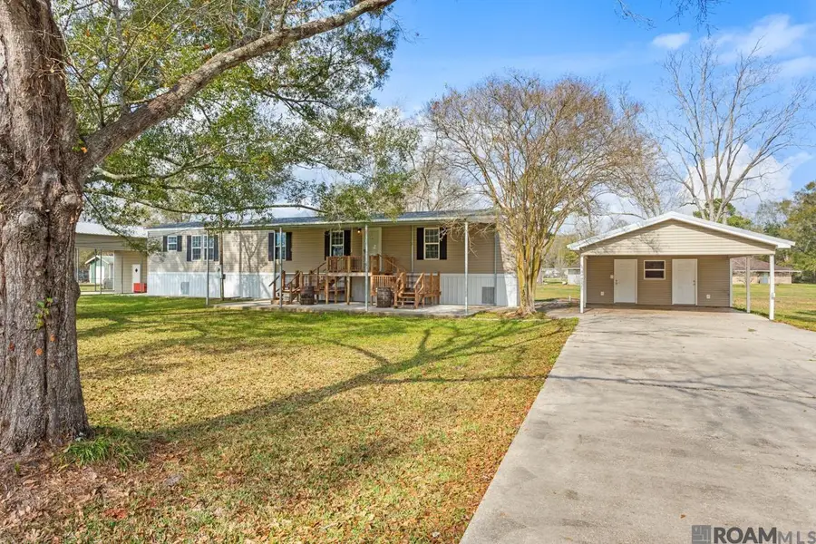 44422 Melancon St, Sorrento, LA 70778 - Image #2