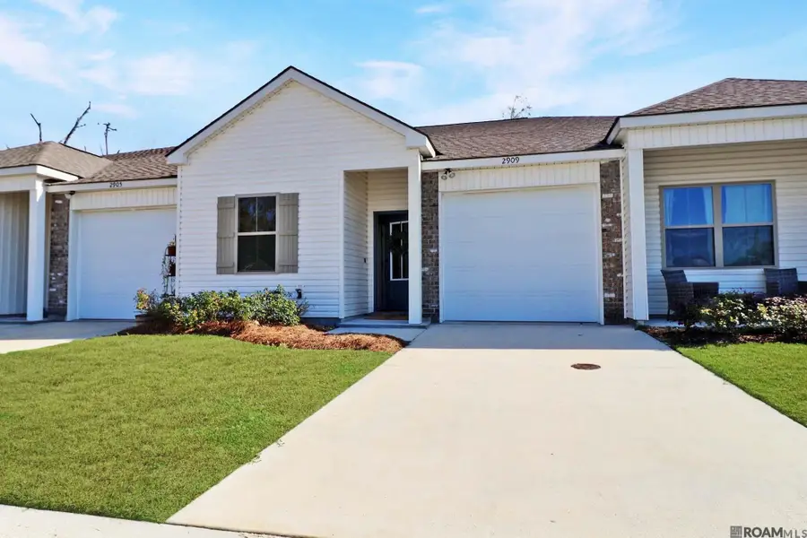 16214 Thorncrown Ln, Baton Rouge, LA 70816 - Image #2