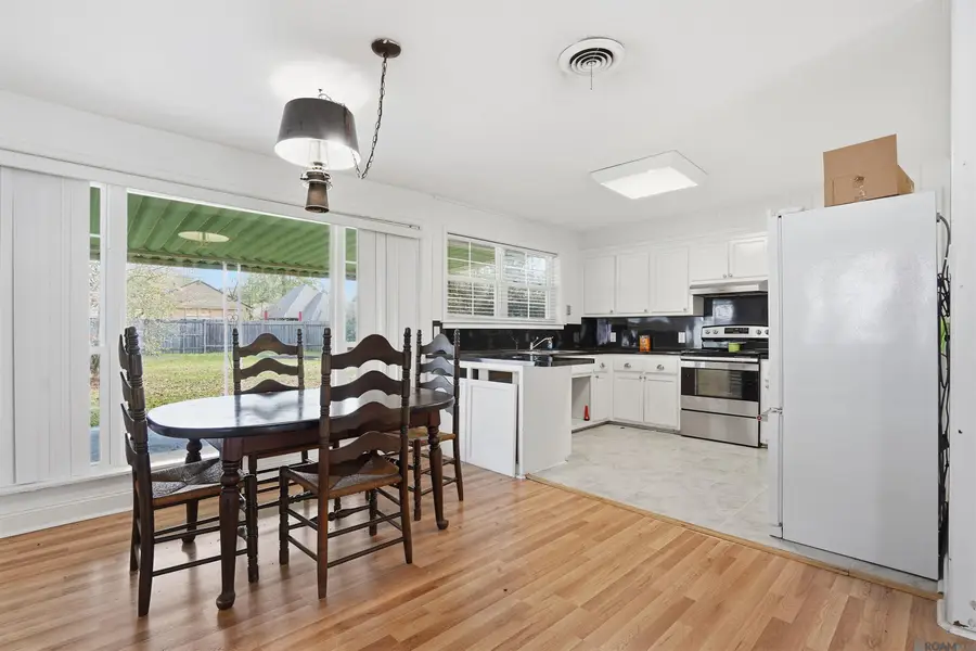 1414 Clinton Dr, Denham Springs, LA 70726 - Image #3