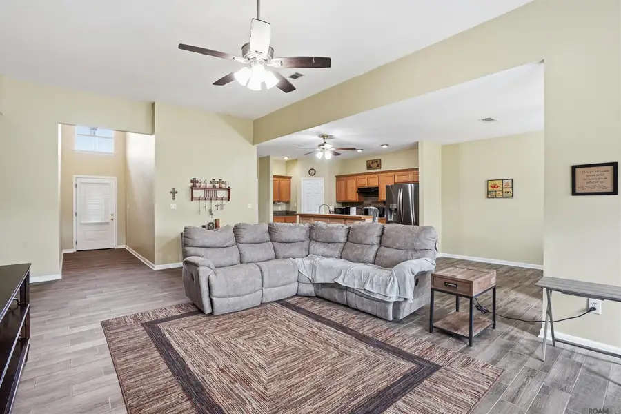 12376 Mimosa Dr, Denham Springs, LA 70726 - Image #2