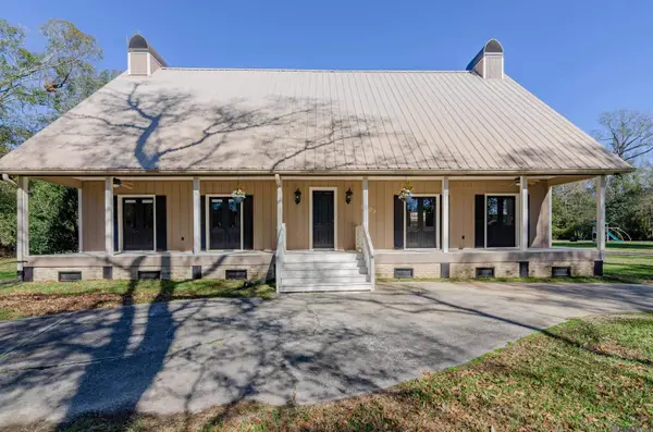 8103 Belle Helene Dr, Denham Springs, LA 70726