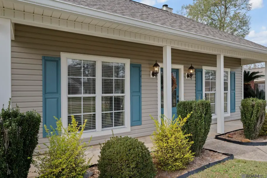 30863 Meadow Wood Blvd, Denham Springs, LA 70726 - Image #2