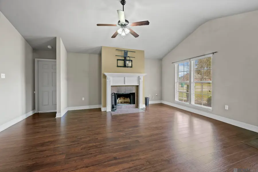30863 Meadow Wood Blvd, Denham Springs, LA 70726 - Image #3