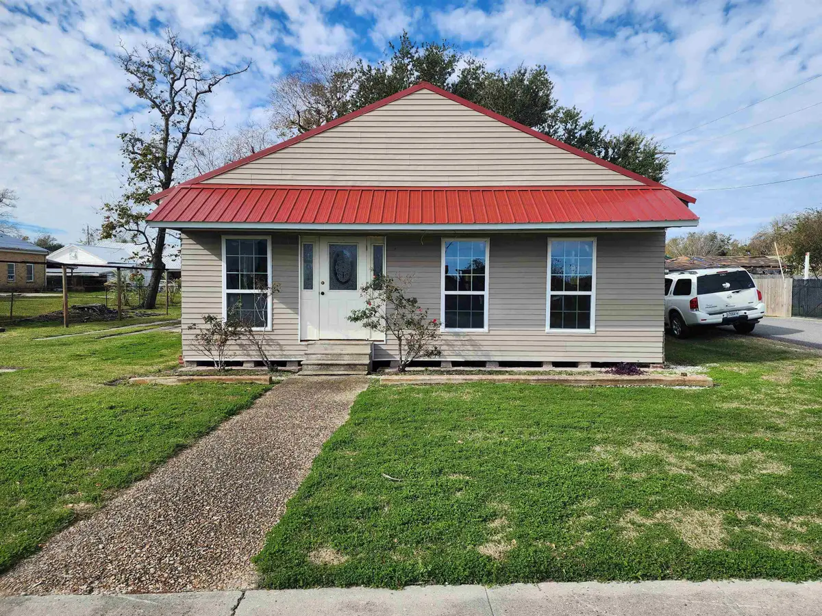 2002 South Bayou Drive, Golden Meadow, LA 70357 - #1