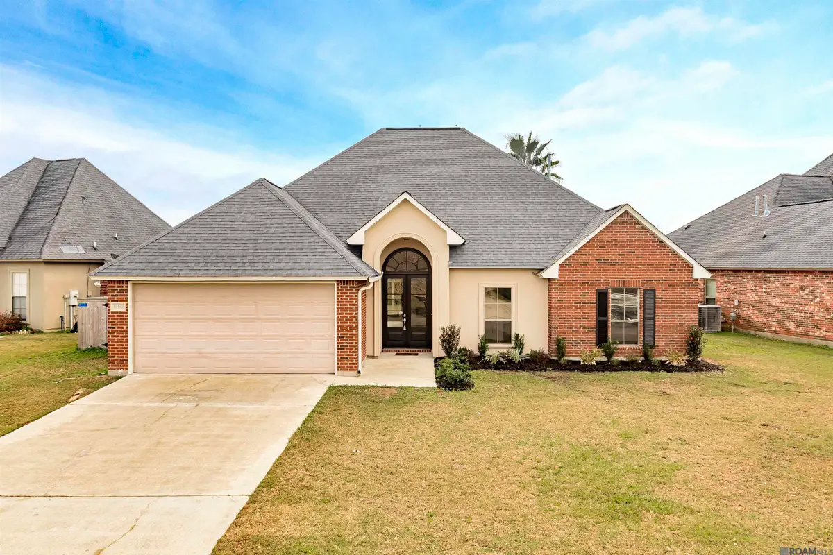 11388 Meadow View Dr, Denham Springs, LA 70726 - Image #1