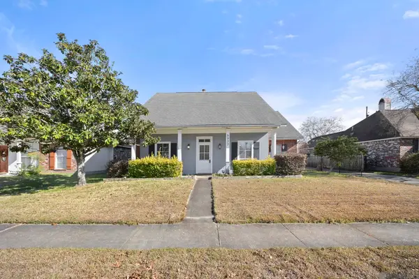 5933 Woodlawn Park Ct, Baton Rouge, LA 70817