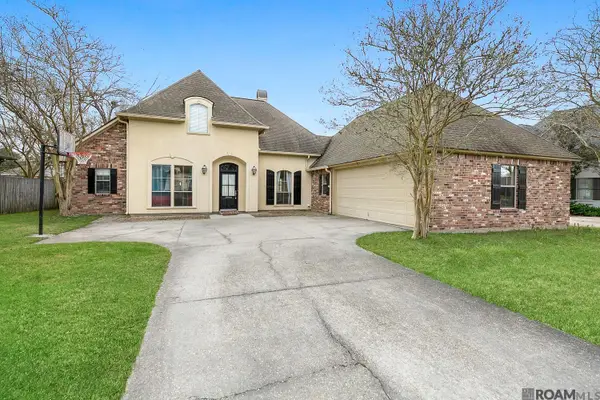 18666 Mossy Oak Ct, Prairieville, LA 70769