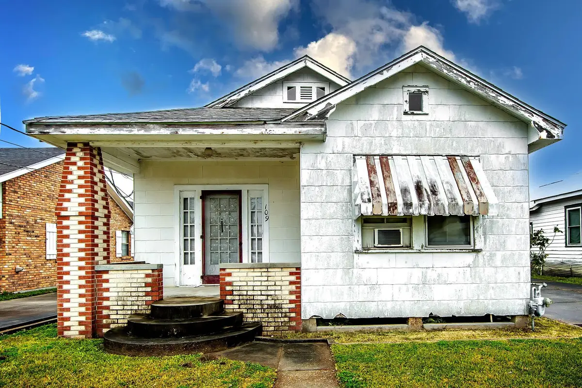 109 West Ave, Napoleonville, LA 70390 - #1