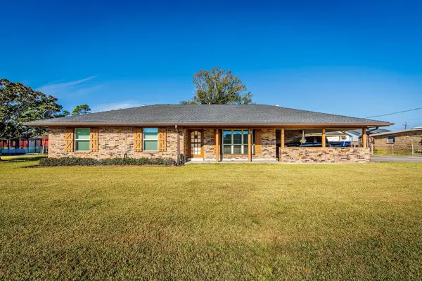 303 Swan Ave, Houma, LA 70363