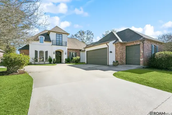 12484 Legacy Hills Dr, Geismar, LA 70734