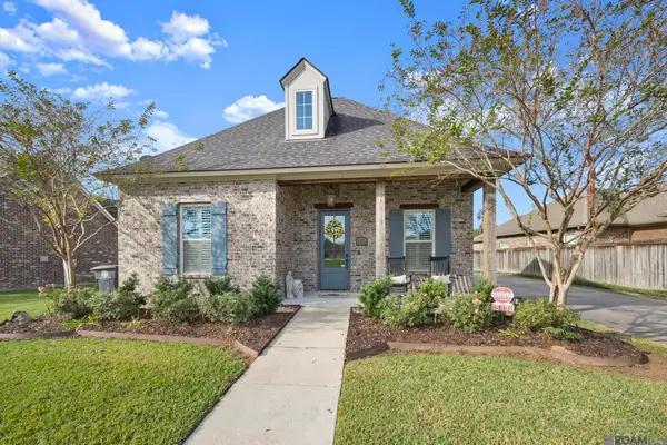 15402 Green Trails Blvd, Baton Rouge, LA 70817