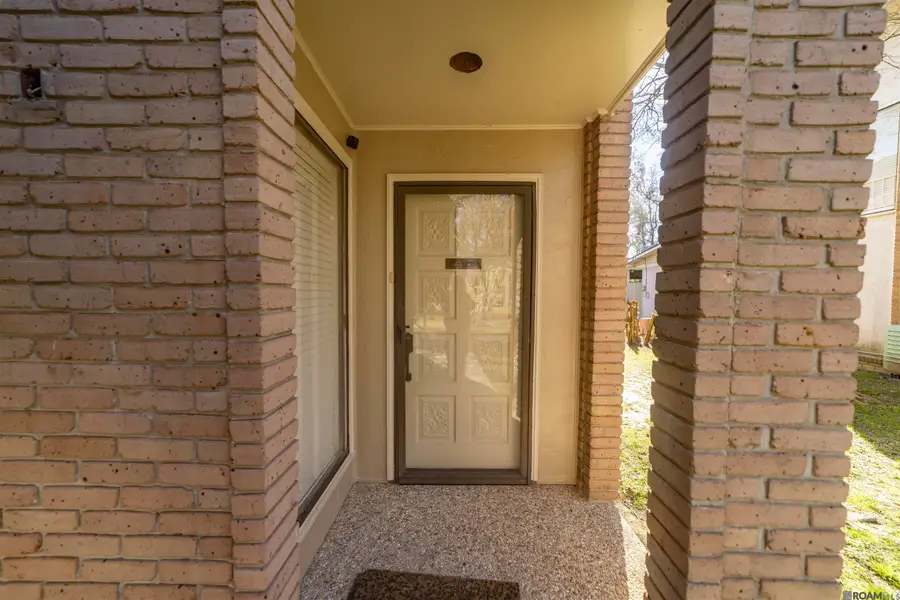 5648 Riverstone Dr, Baton Rouge, LA 70820 - Image #2