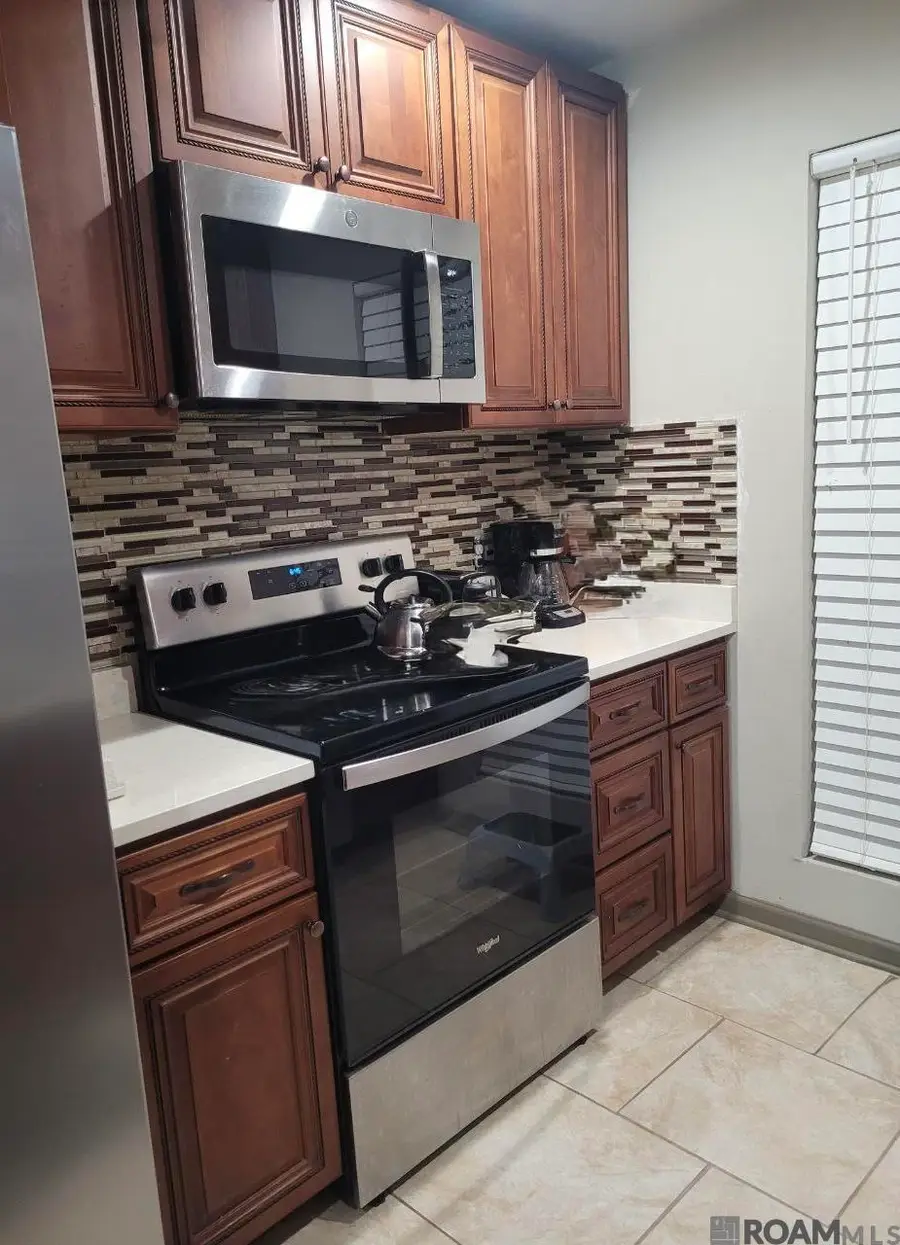 6855 Dalark Dr, Baton Rouge, LA 70812 - #2