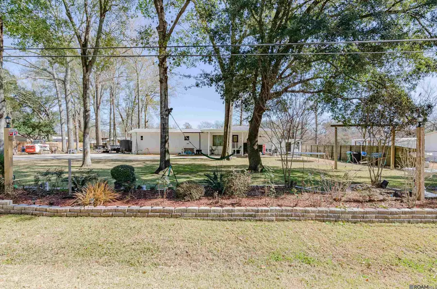 15230 Silver Oak Dr, Prairieville, LA 70769 - Image #2