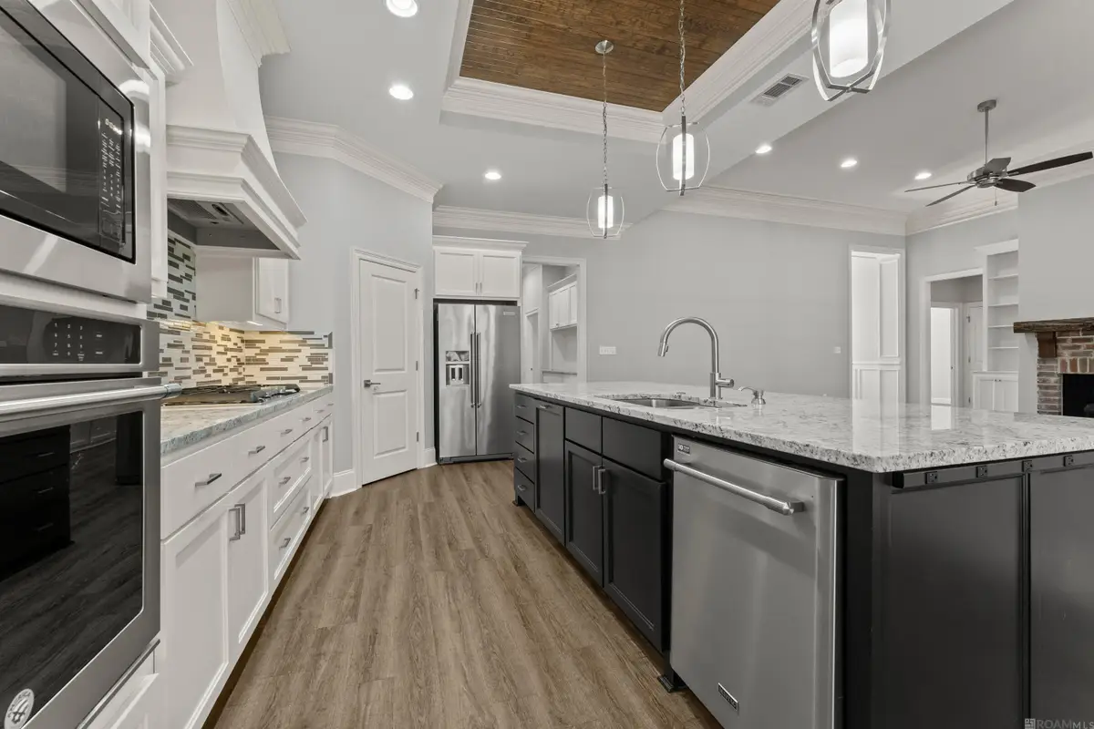 37384 Cypress Hollow Ave, Prairieville, LA 70769 - Image #1