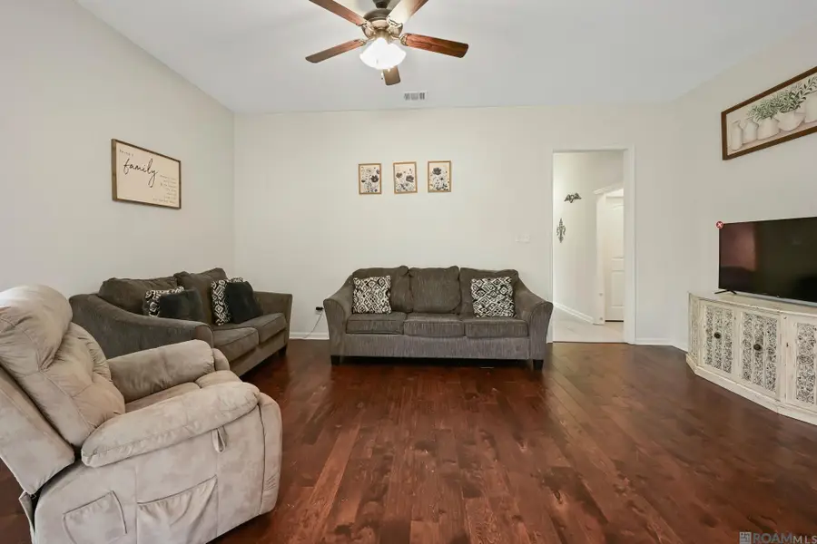 42510 Pebblestone Ave, Prairieville, LA 70769 - Image #3